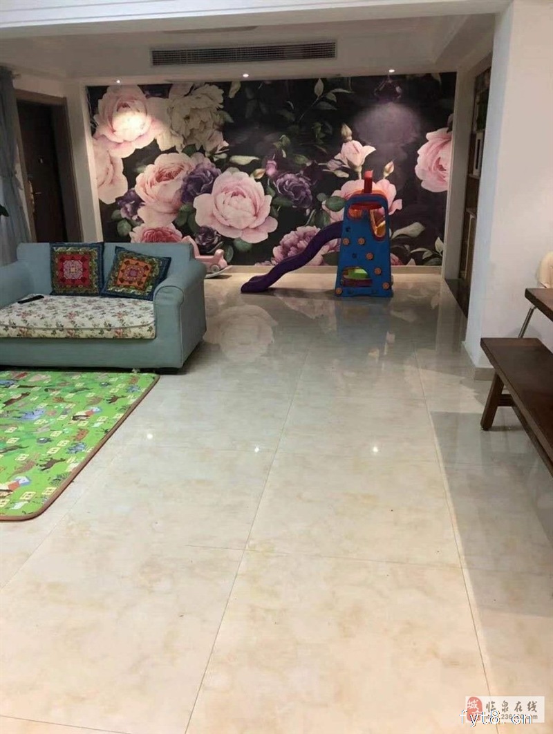 利华中央公馆1楼洋房跃层共240㎡送院子195万